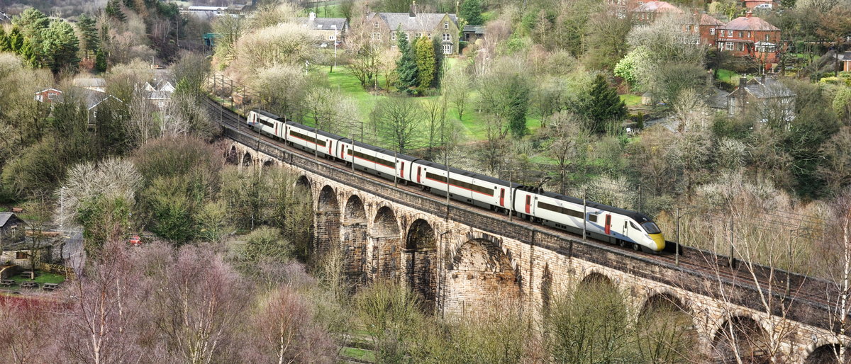 innovative oil-free and plug-and-play traction transformers