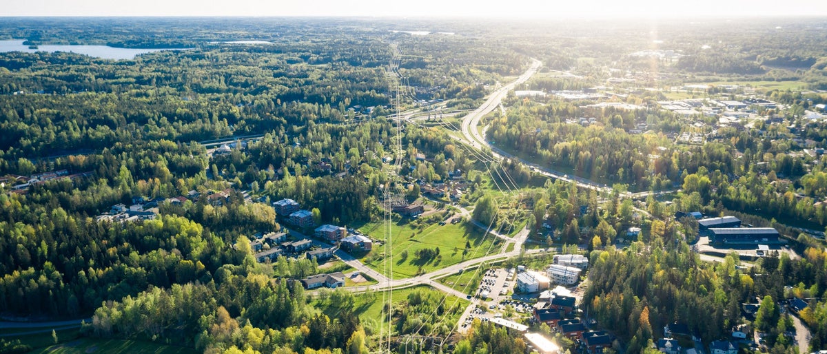 SF₆-free EconiQ™ circuit breakers