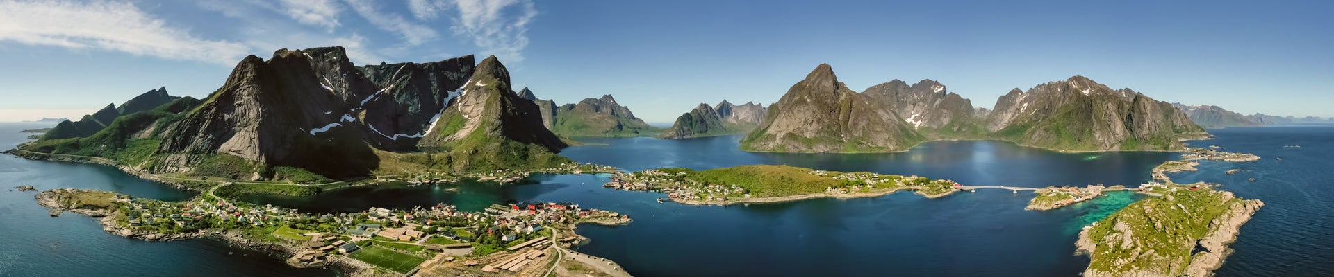 Panorama Lofoten is an archipelago in the county of Nordland, Norway. Is known for a distinctive scenery with dramatic mountains and peaks, open sea and sheltered bays, beaches and untouched lands.