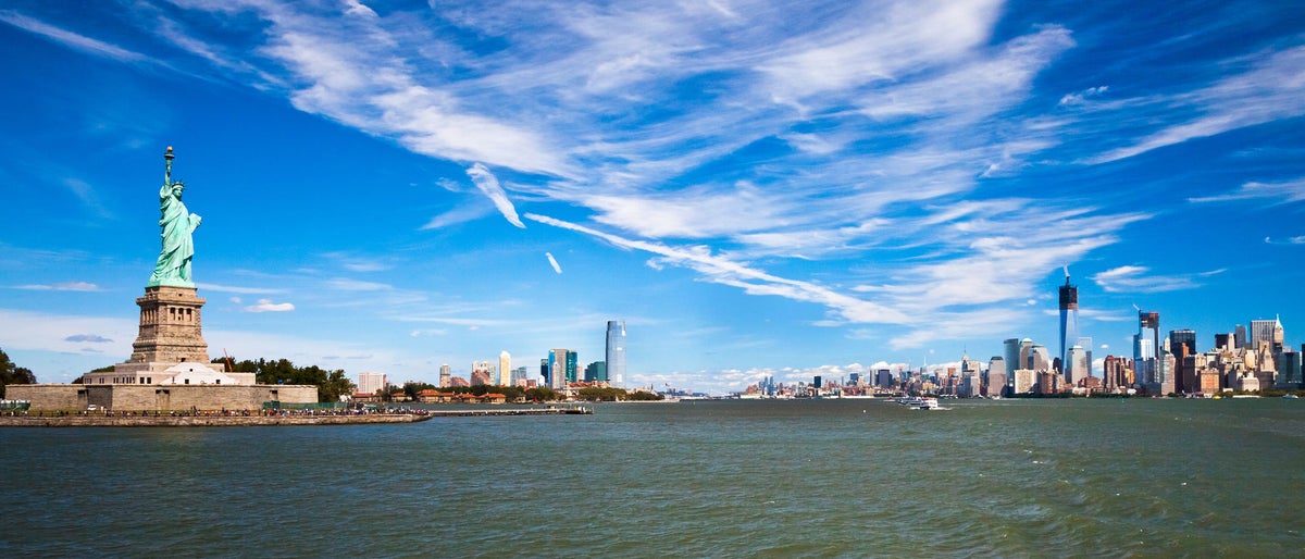 Renewable electricity transmission between Canada and New York City